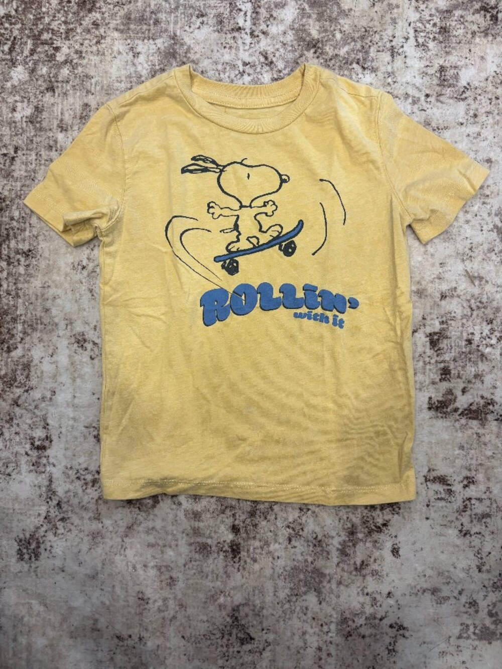 365 KIDS Garanimals Peanuts Snoopy Size 4 Yellow Skateboard Tee Rollin With It